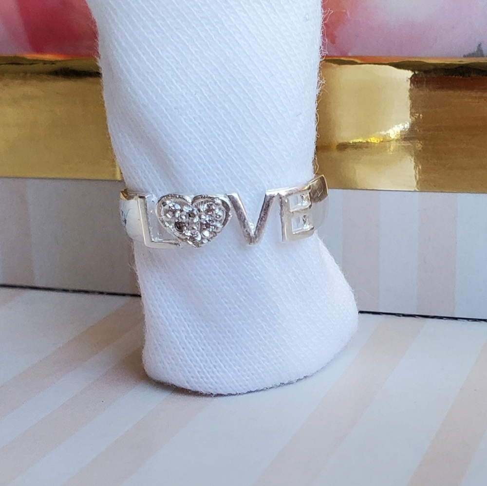 GENUINE  .925 SILVER RING - Picture 2 of 3